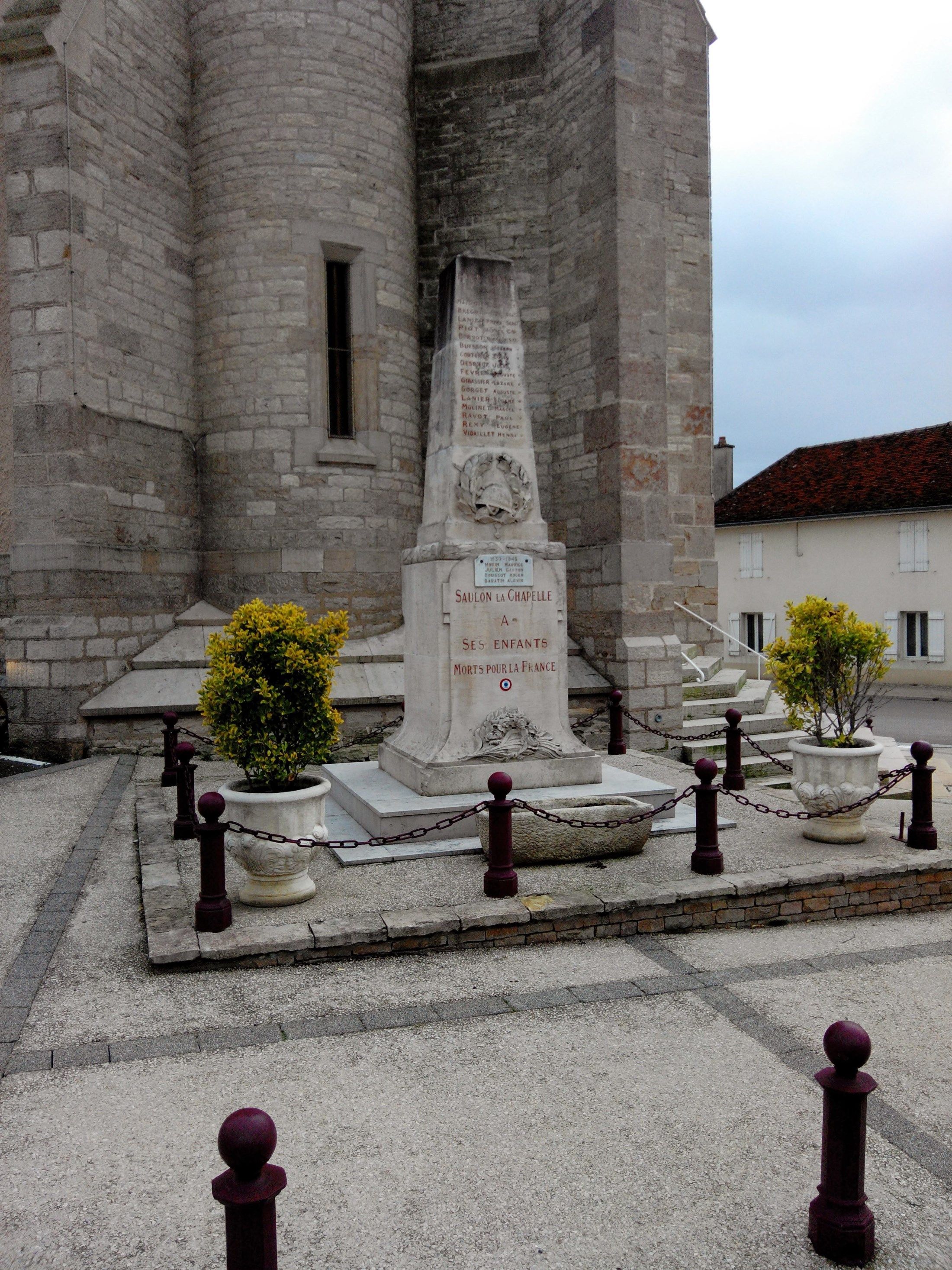 Monument aux Morts de Saulon la Chapelle (21)