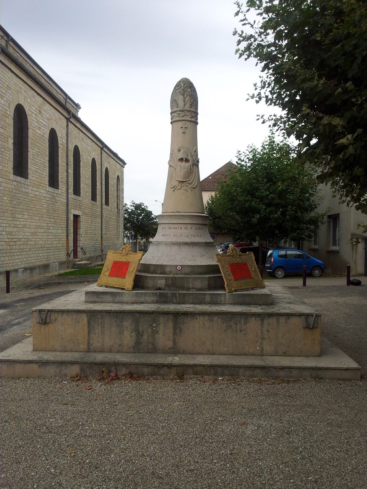 Monument Aux Morts De St Aubin