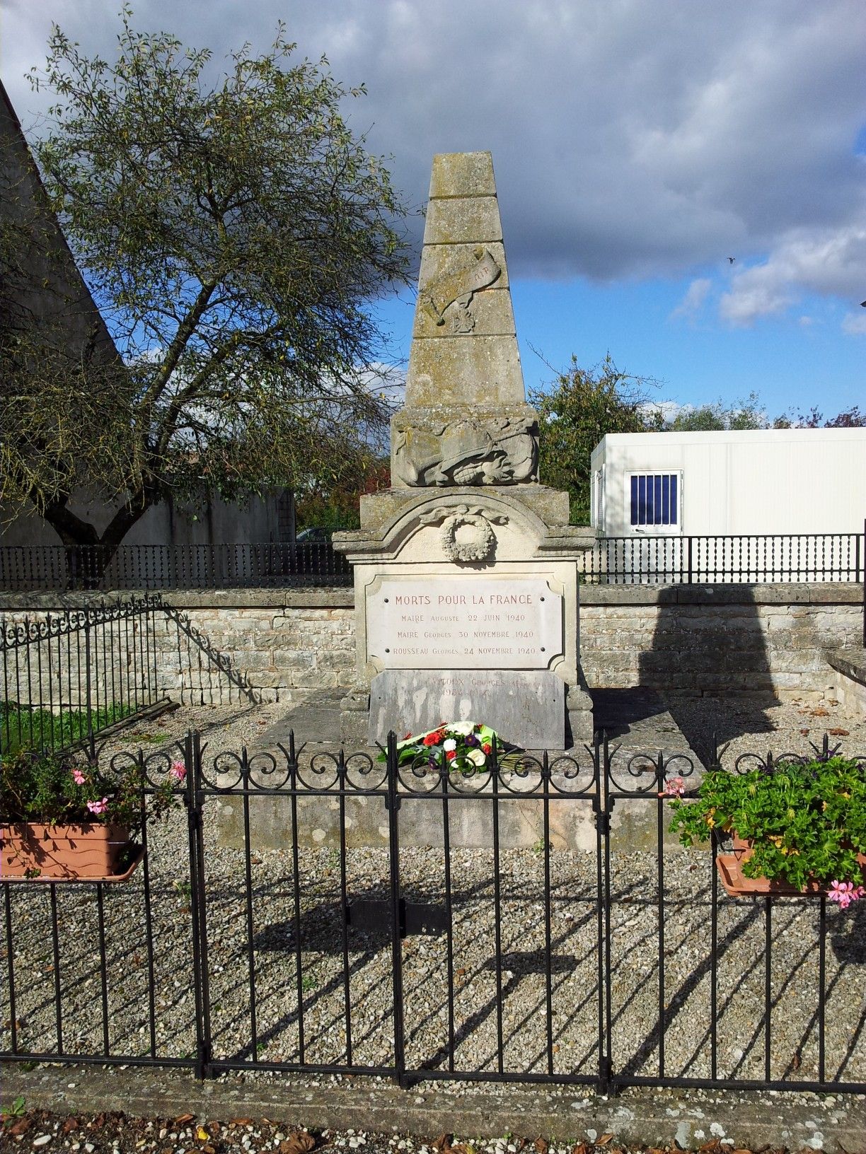 Carte Postale Ancienne Bourg-Saint-Andéol - Monument Aux Morts (Ardèche)